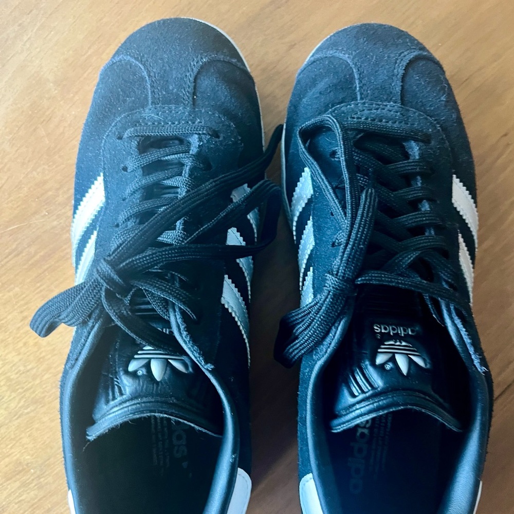 Adidas Classic Black Sambas